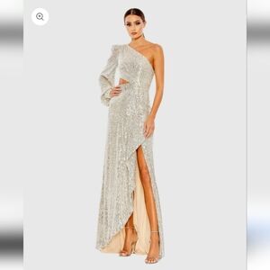 Mac Duggal Elegant Silver One-Shoulder Evening Dress